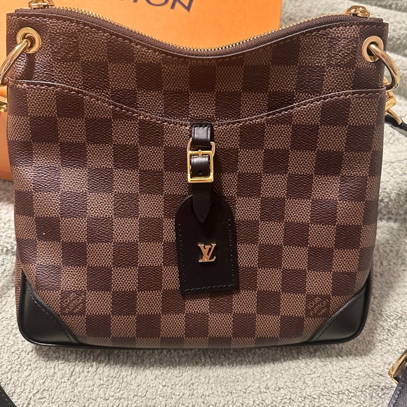 Practically new LV purse! Bought in 2022. Nothing wrong with it! - Picture 5 of 5